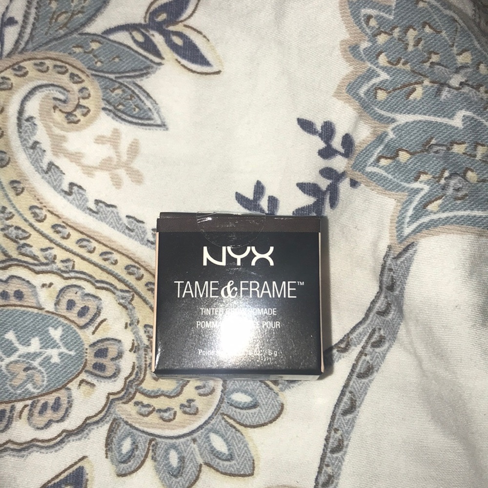 NYX brow pomade